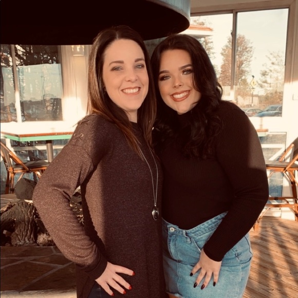 Meet your Posher, Hailey - Picture 1 of 1